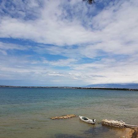 Beachfront Skoblar Holiday Home With Seaview Привлака Экстерьер фото